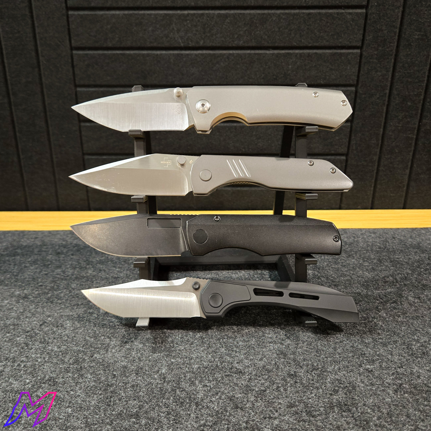 Vector IV | 4-Knife Display Stand