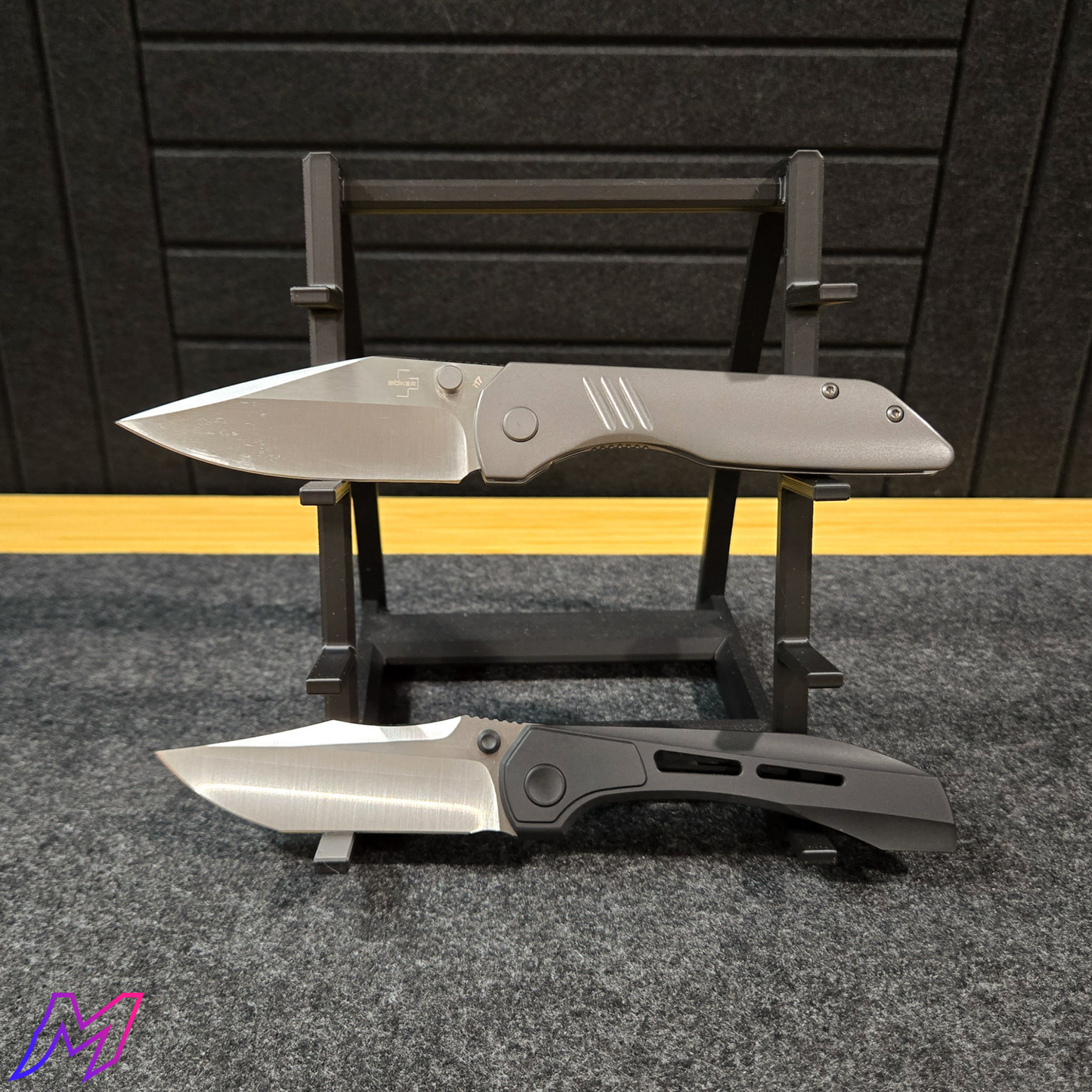 Vector IV | 4-Knife Display Stand
