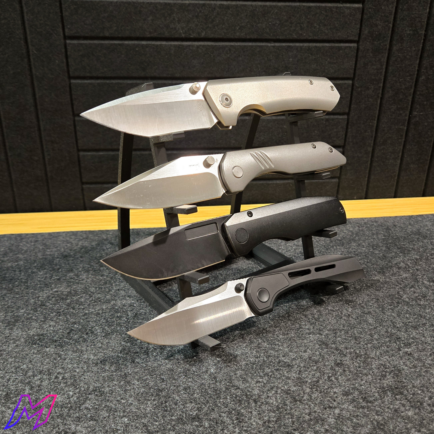 Vector IV | 4-Knife Display Stand