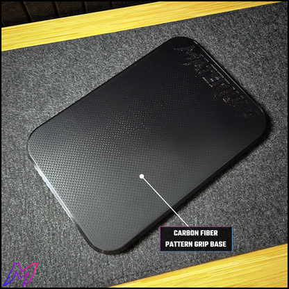 MATERIUM Vanguard Catch carbon fiber pattern grip base close-up detail