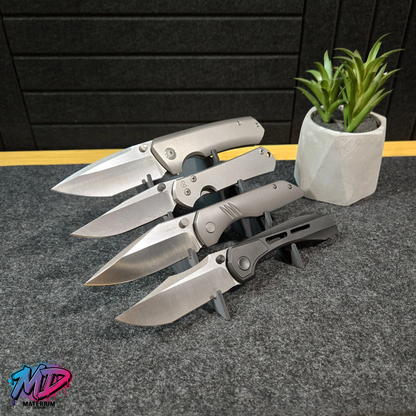 Parabola IV | Curved 4-Knife Display Stand