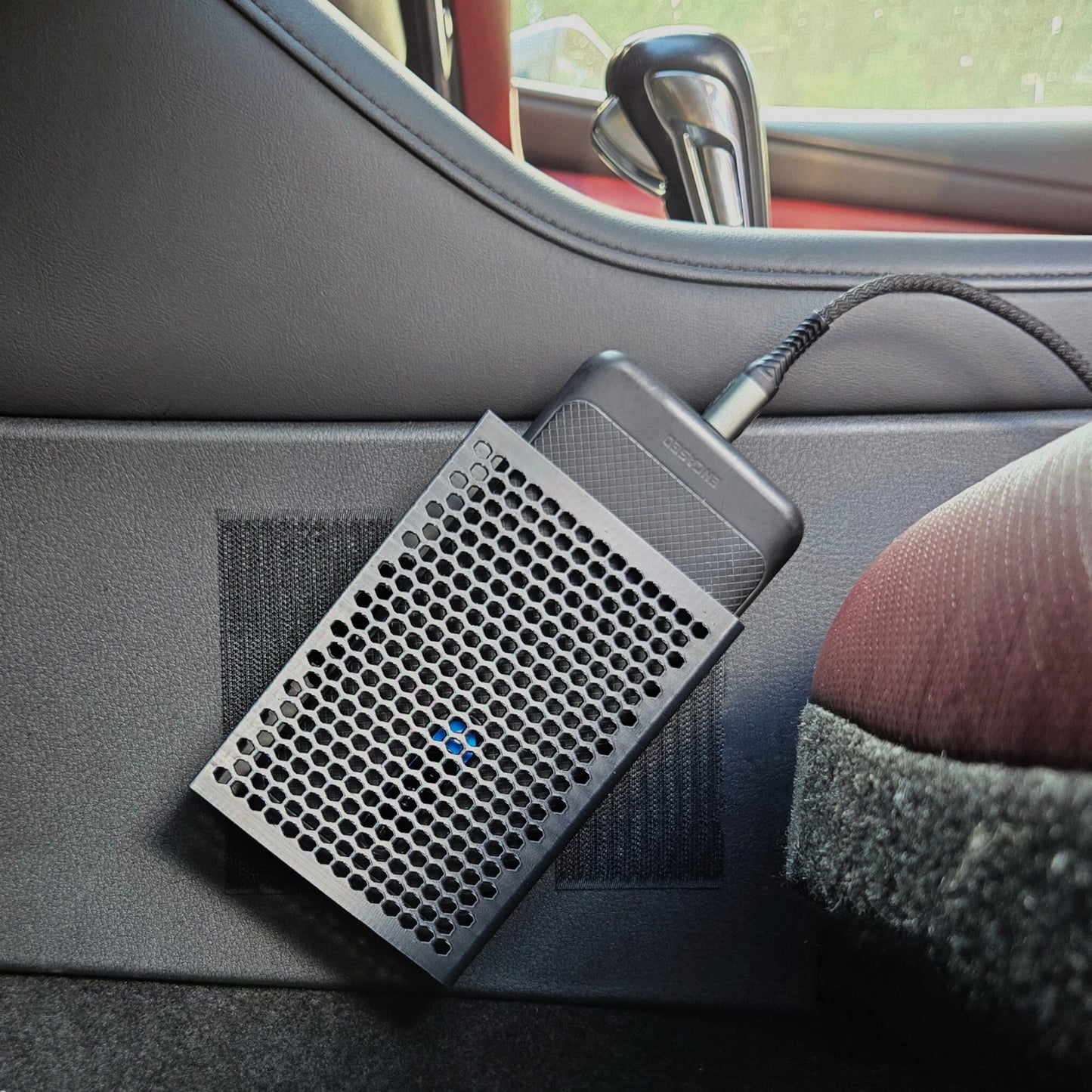 Universal Minimalist Car Phone Holder | Vertical Top-Load Edition